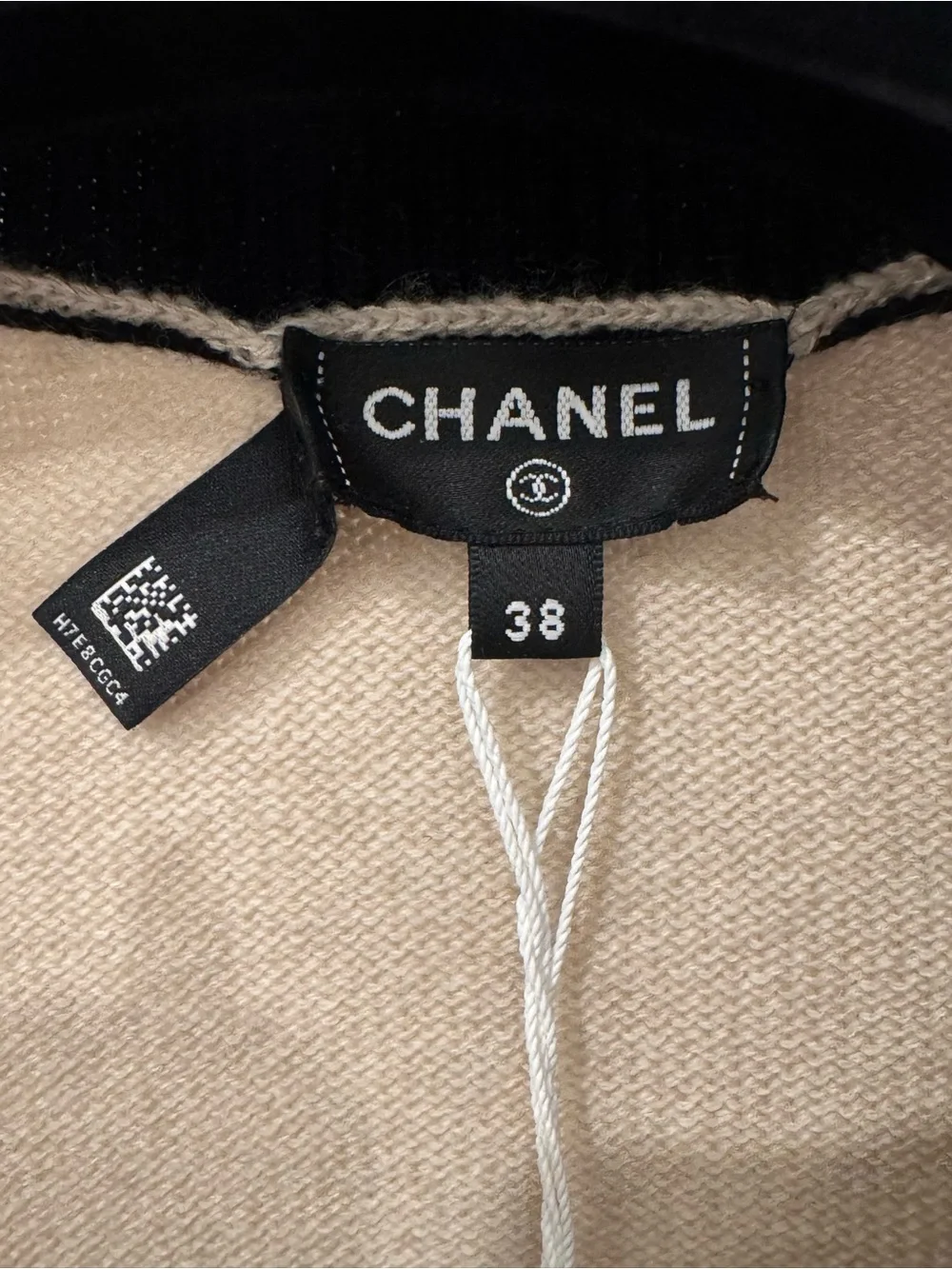CHANEL Fall Winter 2025 25K Runway Beige and Black Cashmere Cardigan NWT size 38